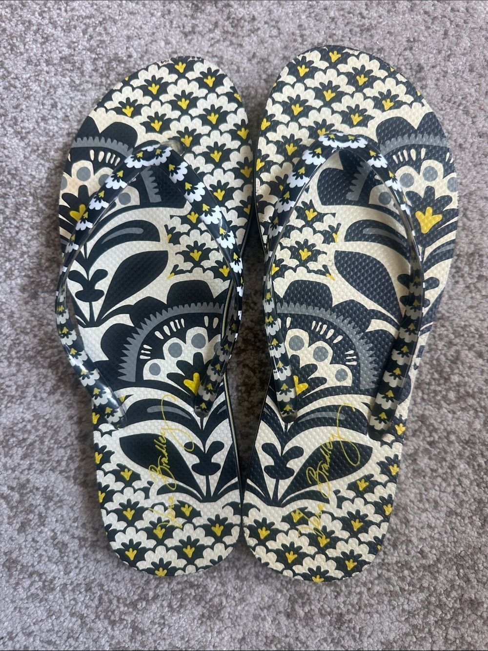 Vera Bradley Floral Thong Flip Flops 9.5